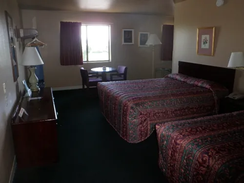 Home Place Inn – Double Kitchenette Suite — photo 2