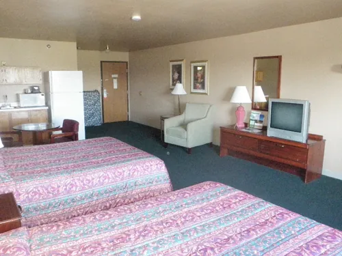 Home Place Inn – Double Kitchenette Suite — photo 3