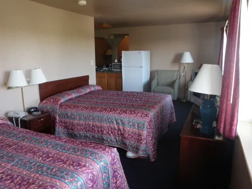 Home Place Inn – Double Kitchenette Suite — photo 5