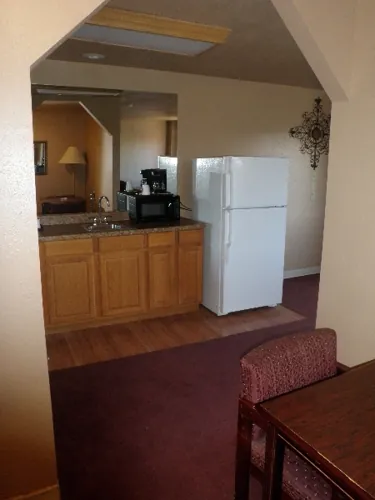 Home Place Inn – Single Kitchenette Suite — photo 4