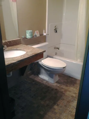 Home Place Inn – Single Kitchenette Suite — photo 14